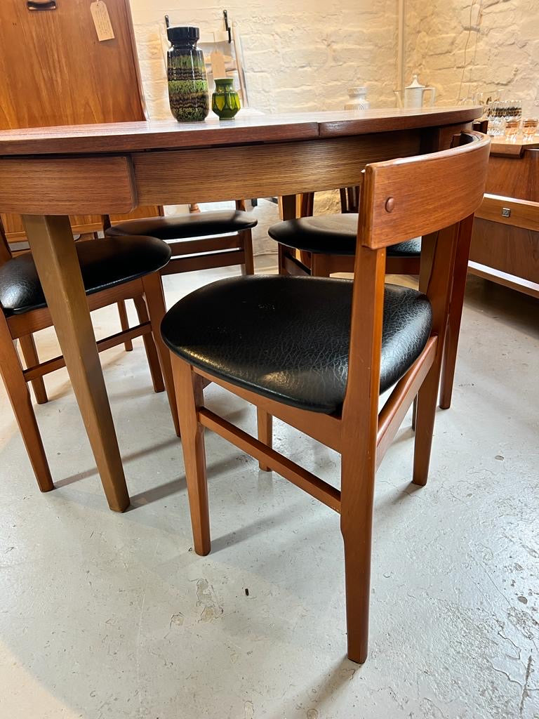 Vintage 1960-tals McIntosh-bord och stolar från Lost and Found Projects