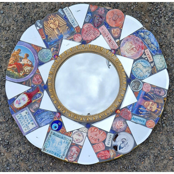 Octagonal Round Mosaic Mirror I 2022 For Lunar Restaurant av Philip Hardaker